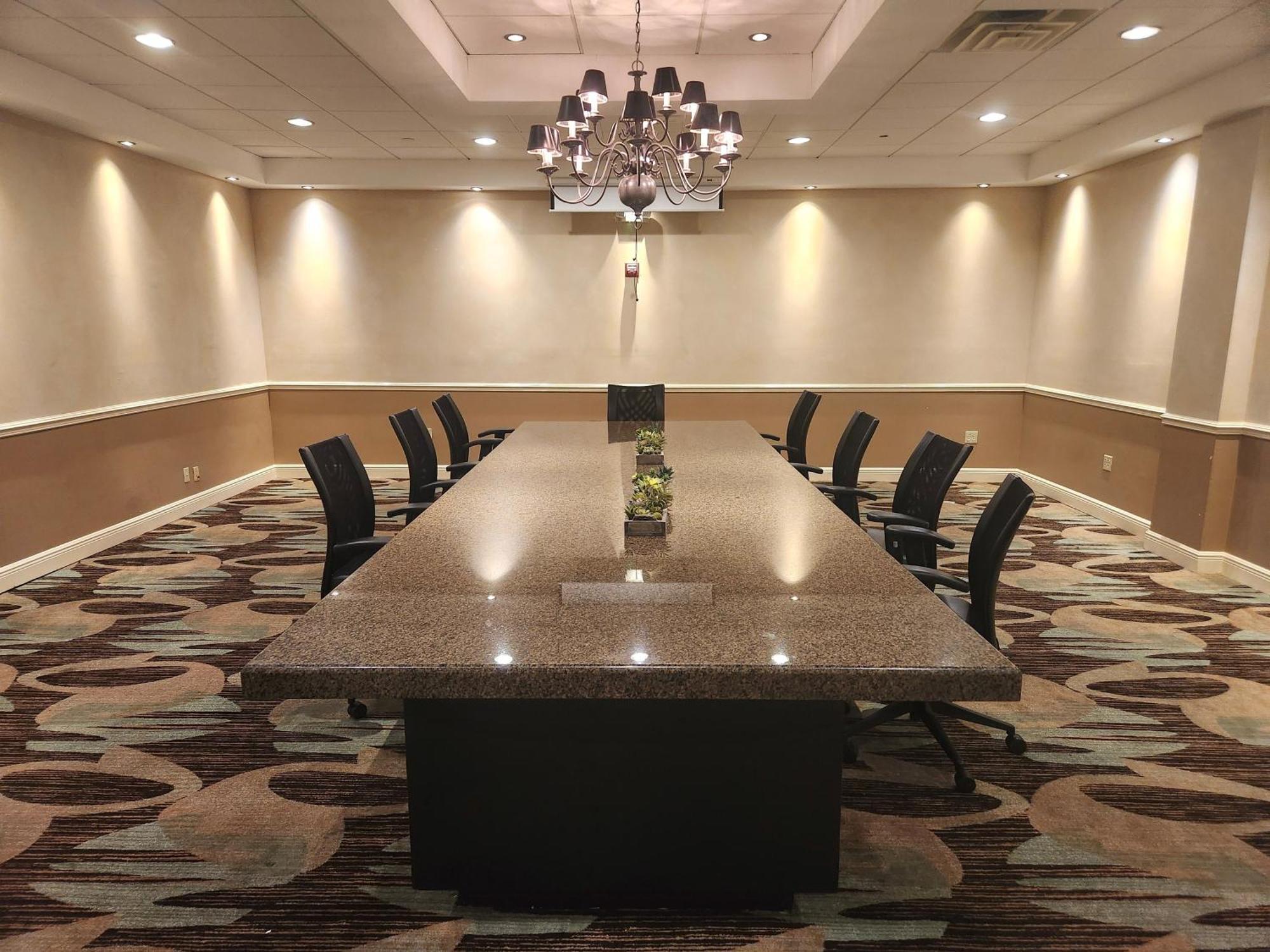 Отель Crowne Plaza Executive Center Baton Rouge By Ihg Экстерьер фото